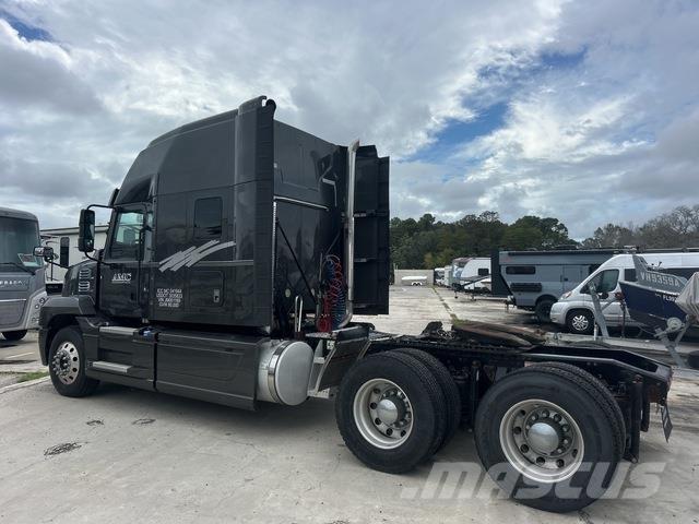 Mack AN64T 中古トラクターヘッド | トレーラーヘッド