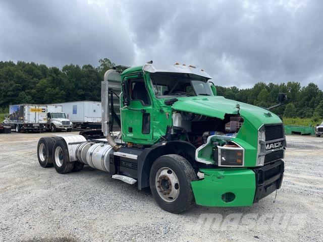 Mack Anthem 中古トラクターヘッド | トレーラーヘッド
