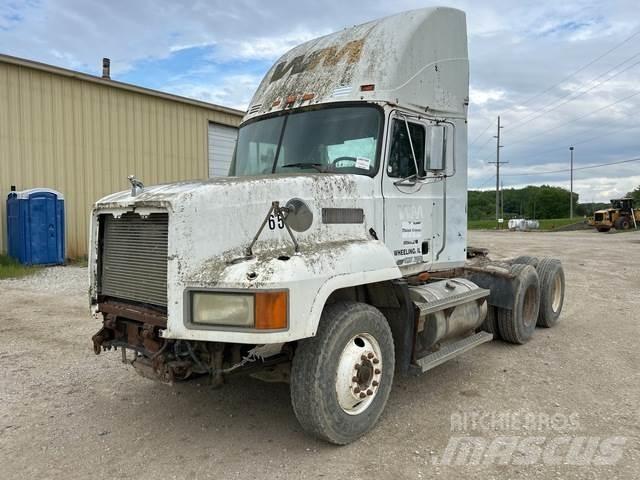 Mack CH613 中古トラクターヘッド | トレーラーヘッド