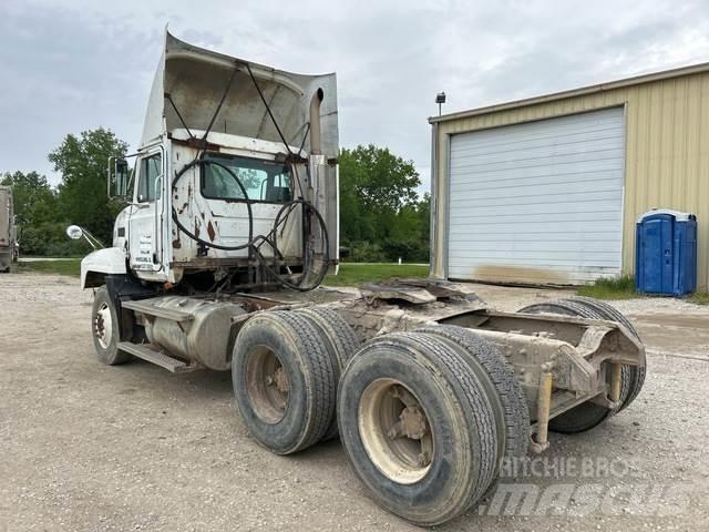 Mack CH613 中古トラクターヘッド | トレーラーヘッド
