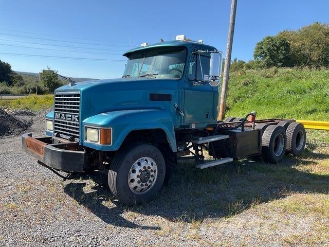Mack CH613 キャビン及び内装