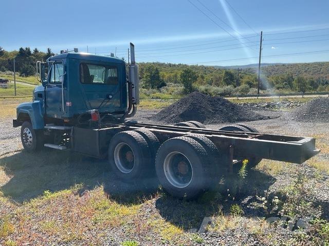 Mack CH613 キャビン及び内装