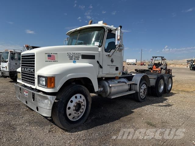 Mack CHN613 中古トラクターヘッド | トレーラーヘッド