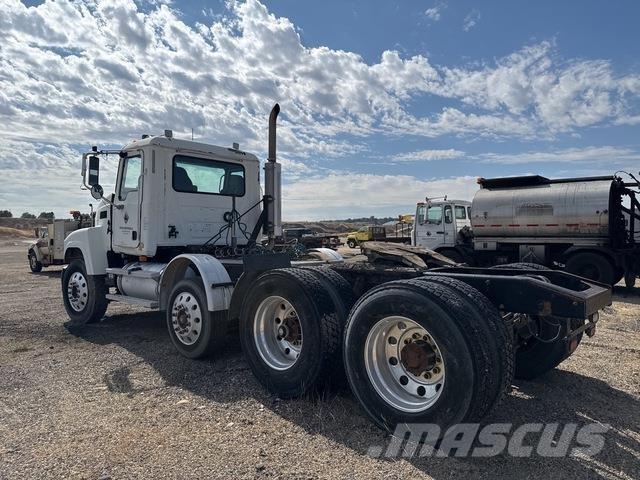 Mack CHN613 中古トラクターヘッド | トレーラーヘッド