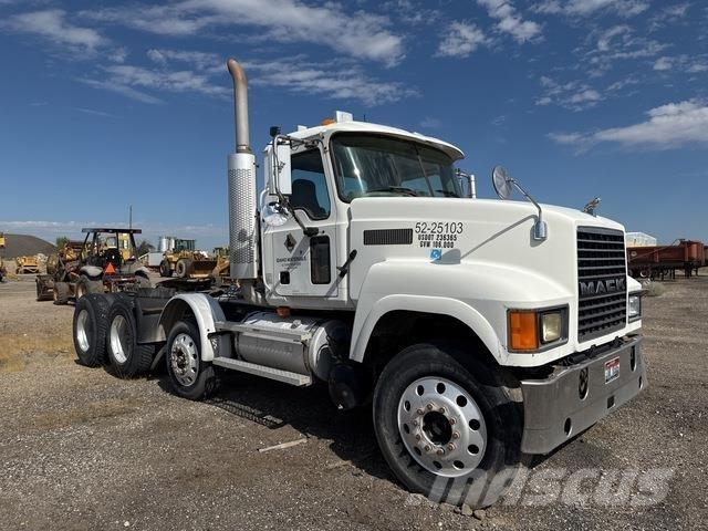 Mack CHN613 中古トラクターヘッド | トレーラーヘッド