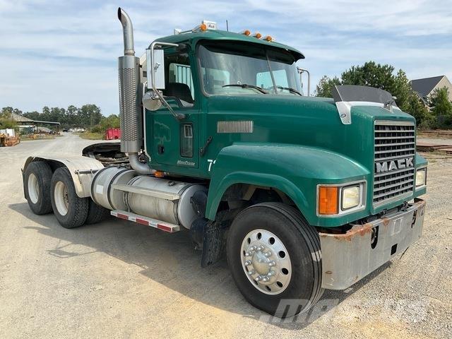 Mack CHN613 中古トラクターヘッド | トレーラーヘッド
