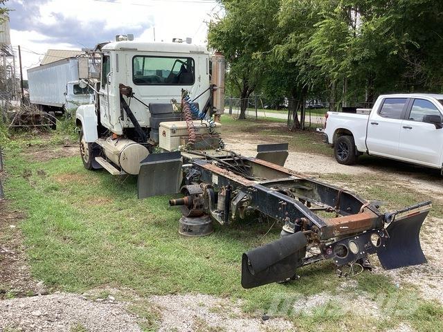 Mack CHN613 キャビン及び内装