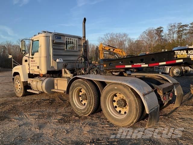 Mack CHU613 中古トラクターヘッド | トレーラーヘッド