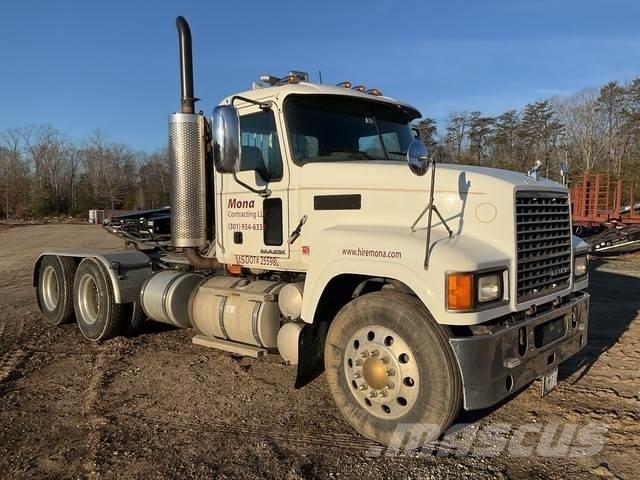 Mack CHU613 中古トラクターヘッド | トレーラーヘッド