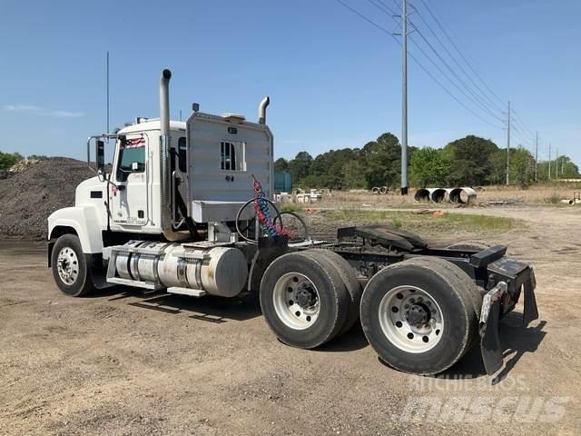 Mack CHU613 中古トラクターヘッド | トレーラーヘッド