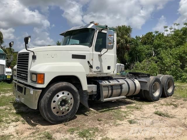Mack CHU613 中古トラクターヘッド | トレーラーヘッド