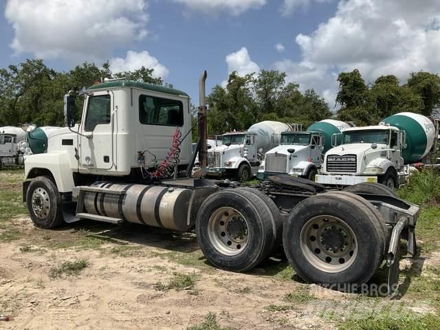 Mack CHU613 中古トラクターヘッド | トレーラーヘッド