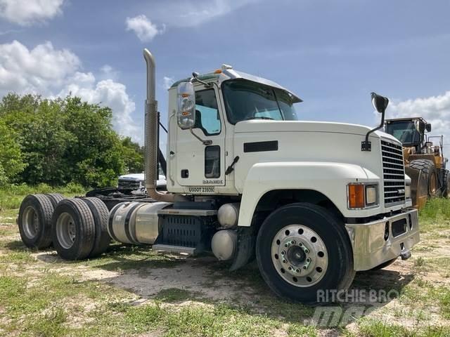 Mack CHU613 中古トラクターヘッド | トレーラーヘッド