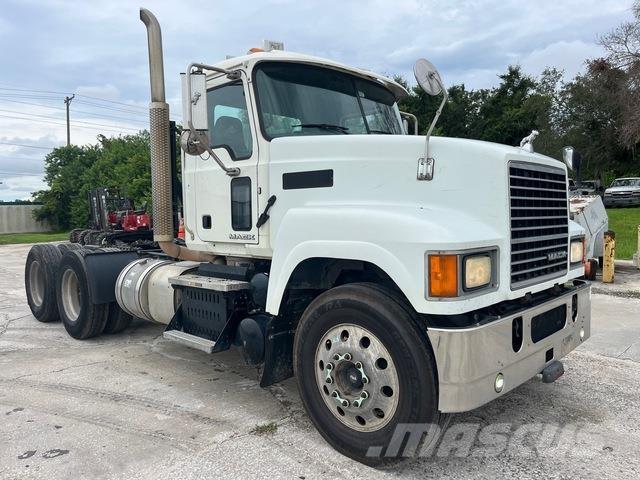 Mack CHU613 中古トラクターヘッド | トレーラーヘッド