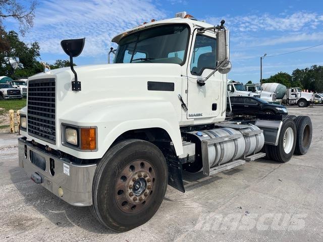 Mack CHU613 中古トラクターヘッド | トレーラーヘッド