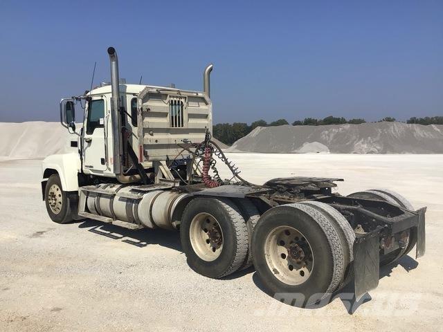 Mack CHU613 中古トラクターヘッド | トレーラーヘッド