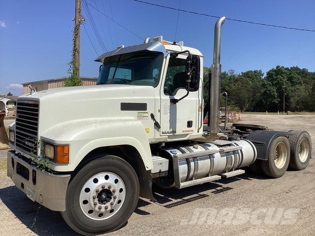 Mack CHU613 中古トラクターヘッド | トレーラーヘッド