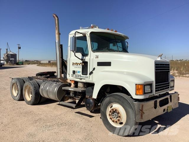 Mack CHU613 中古トラクターヘッド | トレーラーヘッド