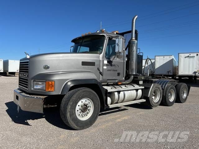 Mack CL713 中古トラクターヘッド | トレーラーヘッド