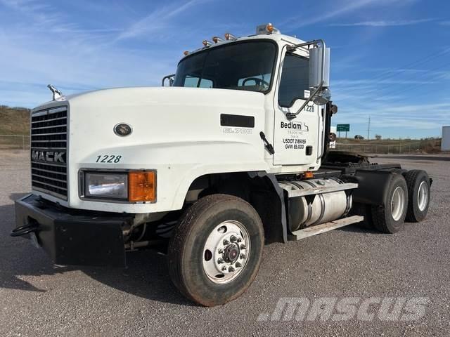 Mack CL733 中古トラクターヘッド | トレーラーヘッド