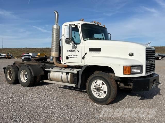 Mack CL733 中古トラクターヘッド | トレーラーヘッド