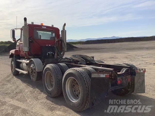 Mack CL733 中古トラクターヘッド | トレーラーヘッド