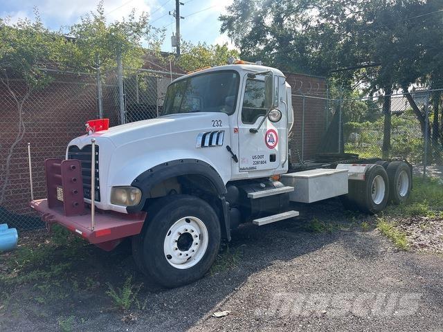Mack CTP713 中古トラクターヘッド | トレーラーヘッド