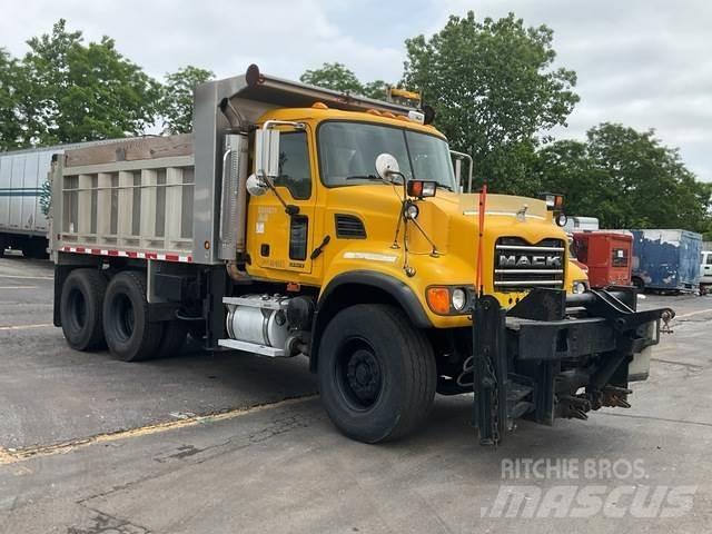 Mack CV713 ダンプ