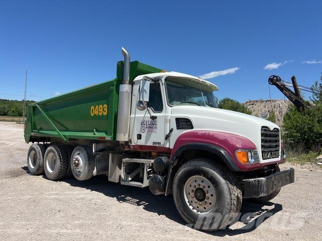 Mack CV713 ダンプ