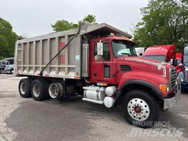 Mack CV713 ダンプ