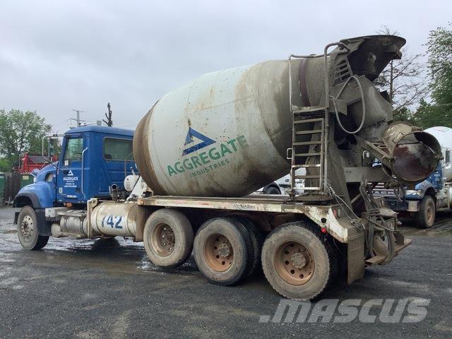 Mack CV713 その他トラック