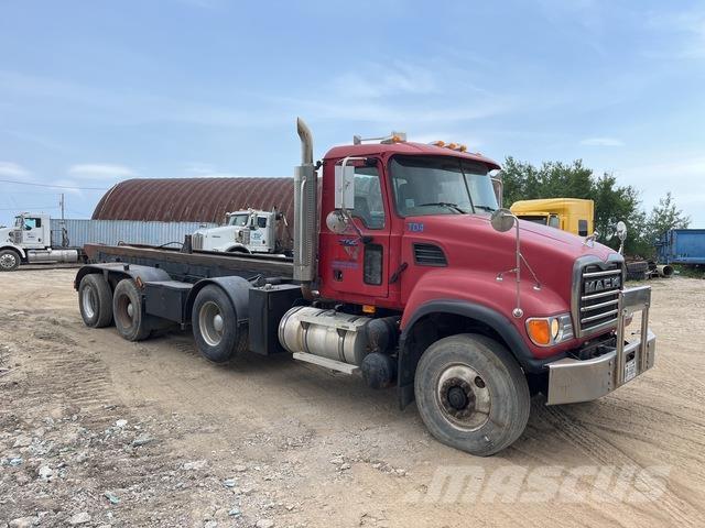 Mack CV713 スキップローダートラック