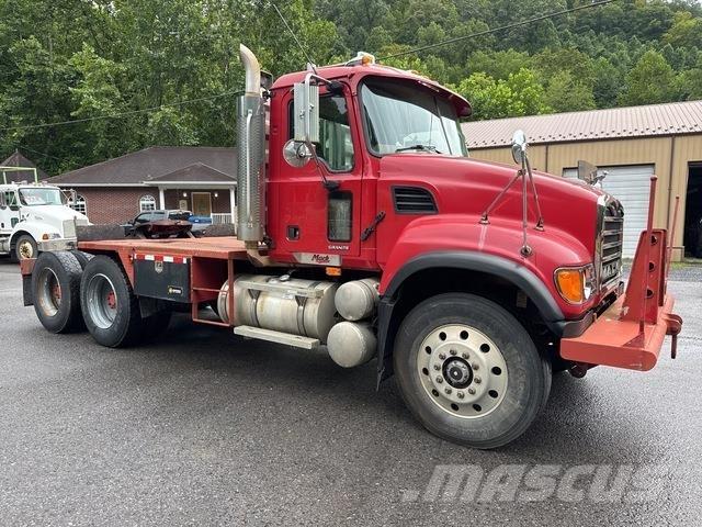 Mack CV713 中古トラクターヘッド | トレーラーヘッド