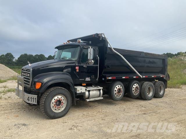 Mack CV713 ダンプ
