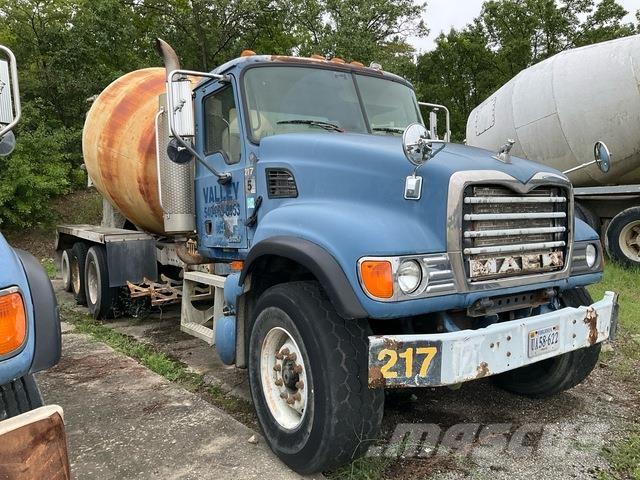Mack CV713 その他トラック