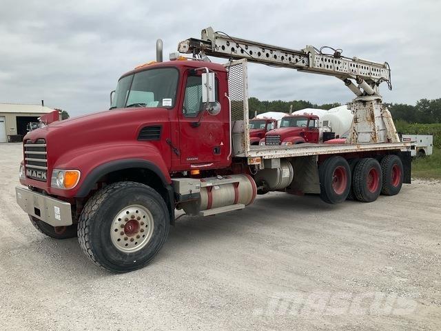 Mack CV713 その他トラック