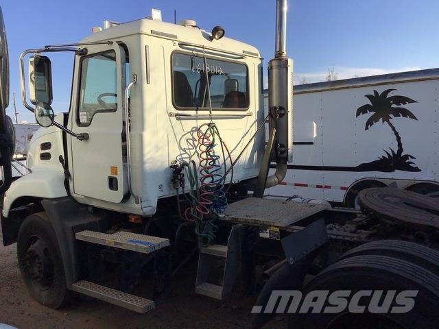 Mack CXN612 中古トラクターヘッド | トレーラーヘッド