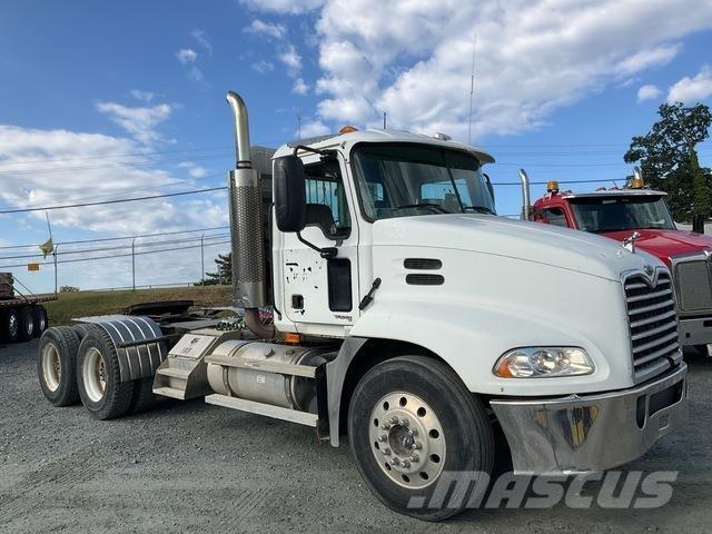Mack CXN613 中古トラクターヘッド | トレーラーヘッド