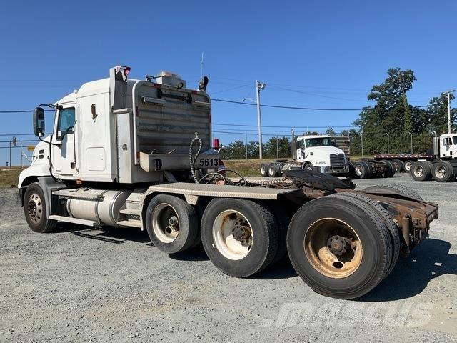 Mack CXN613 中古トラクターヘッド | トレーラーヘッド