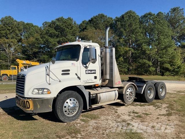 Mack CXN613 中古トラクターヘッド | トレーラーヘッド