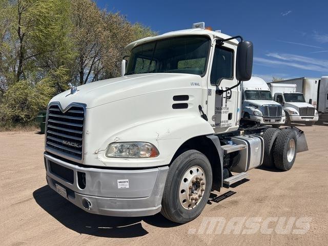 Mack CXU612 中古トラクターヘッド | トレーラーヘッド