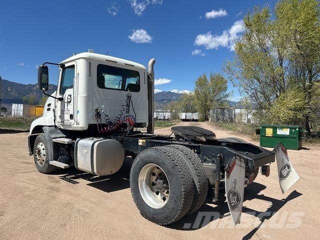Mack CXU612 中古トラクターヘッド | トレーラーヘッド