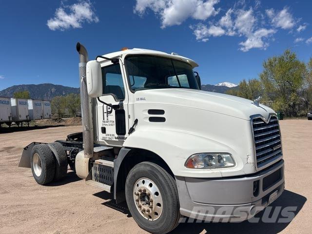 Mack CXU612 中古トラクターヘッド | トレーラーヘッド
