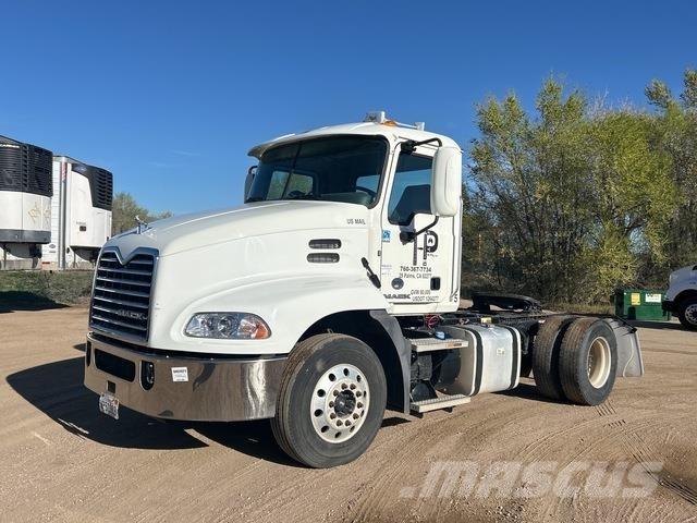Mack CXU612 中古トラクターヘッド | トレーラーヘッド