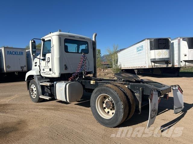 Mack CXU612 中古トラクターヘッド | トレーラーヘッド