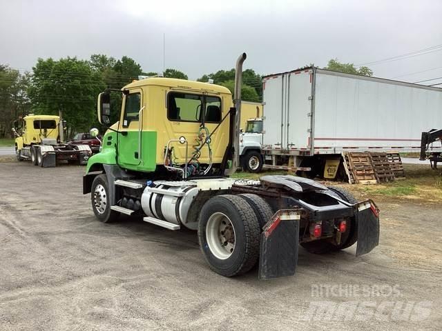 Mack CXU612 中古トラクターヘッド | トレーラーヘッド