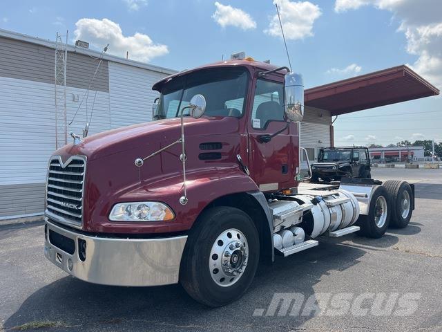 Mack CXU612 中古トラクターヘッド | トレーラーヘッド