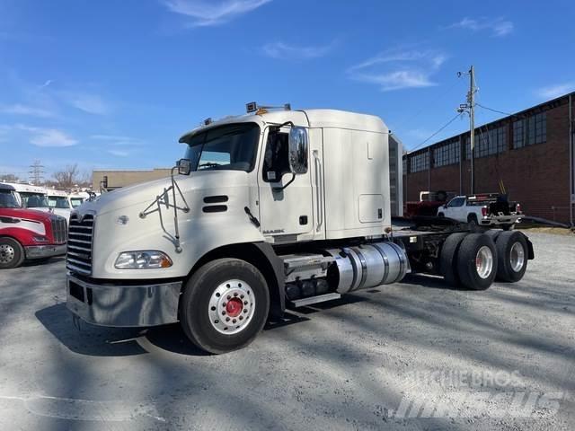 Mack CXU613 中古トラクターヘッド | トレーラーヘッド