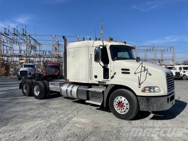 Mack CXU613 中古トラクターヘッド | トレーラーヘッド