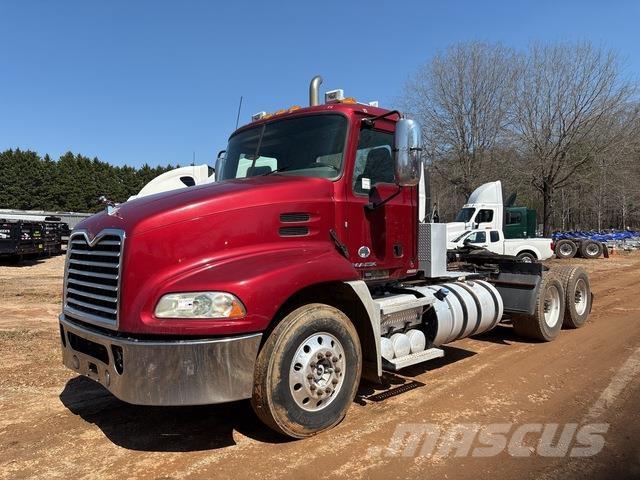Mack CXU613 中古トラクターヘッド | トレーラーヘッド